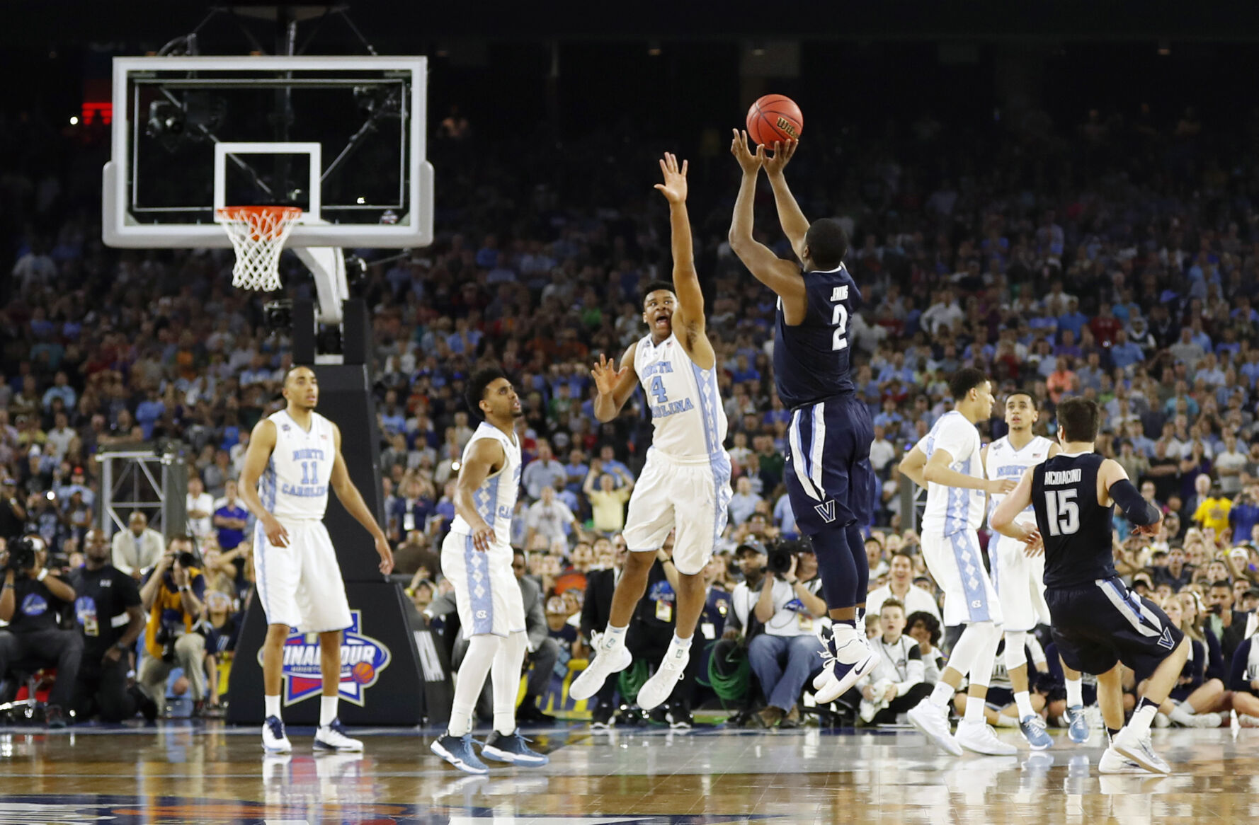 2016: Kris Jenkins hits 3-pointer at buzzer as Villanova edges UNC for title